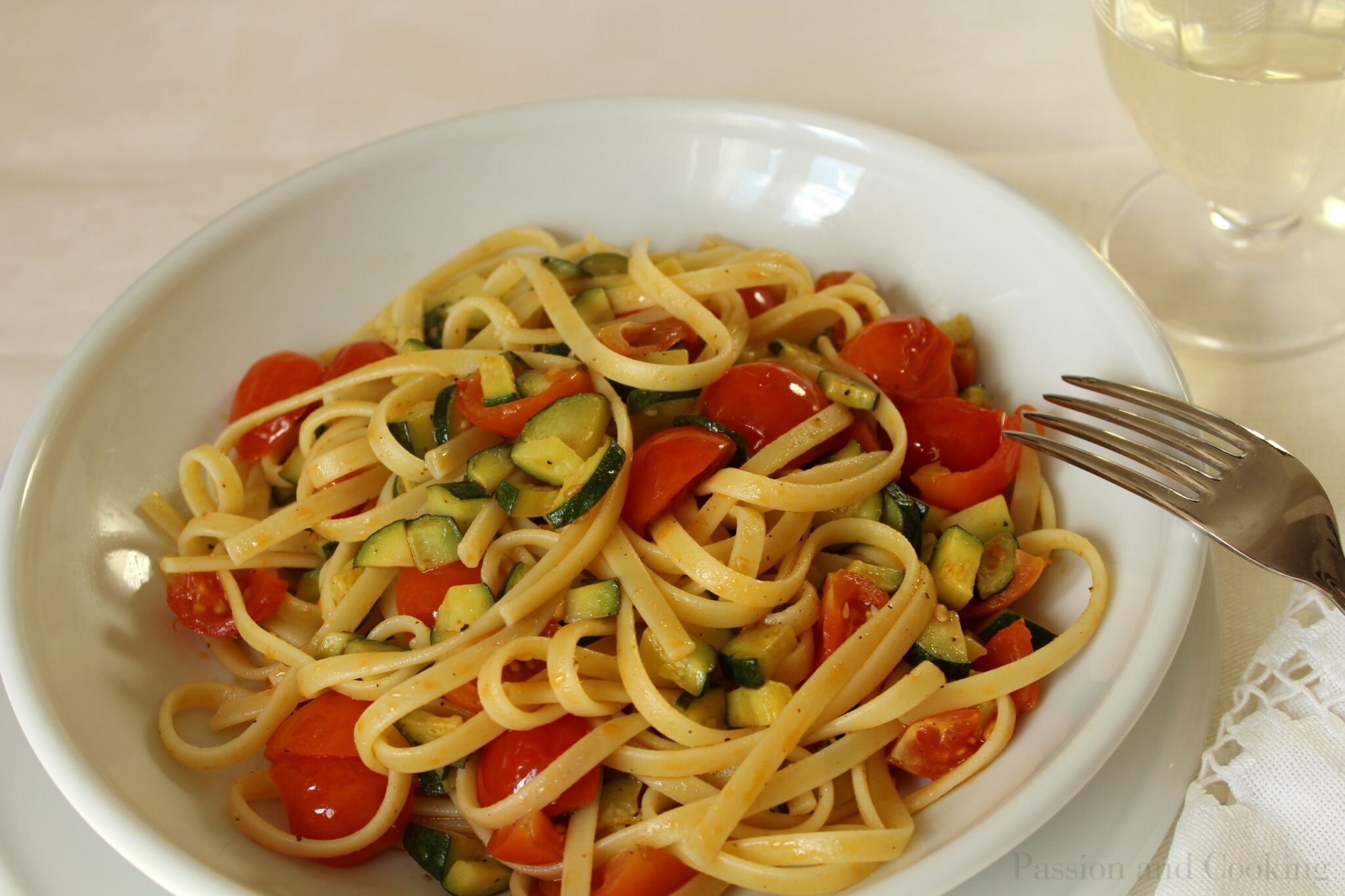 Linguine with zucchini and cherry tomatoes